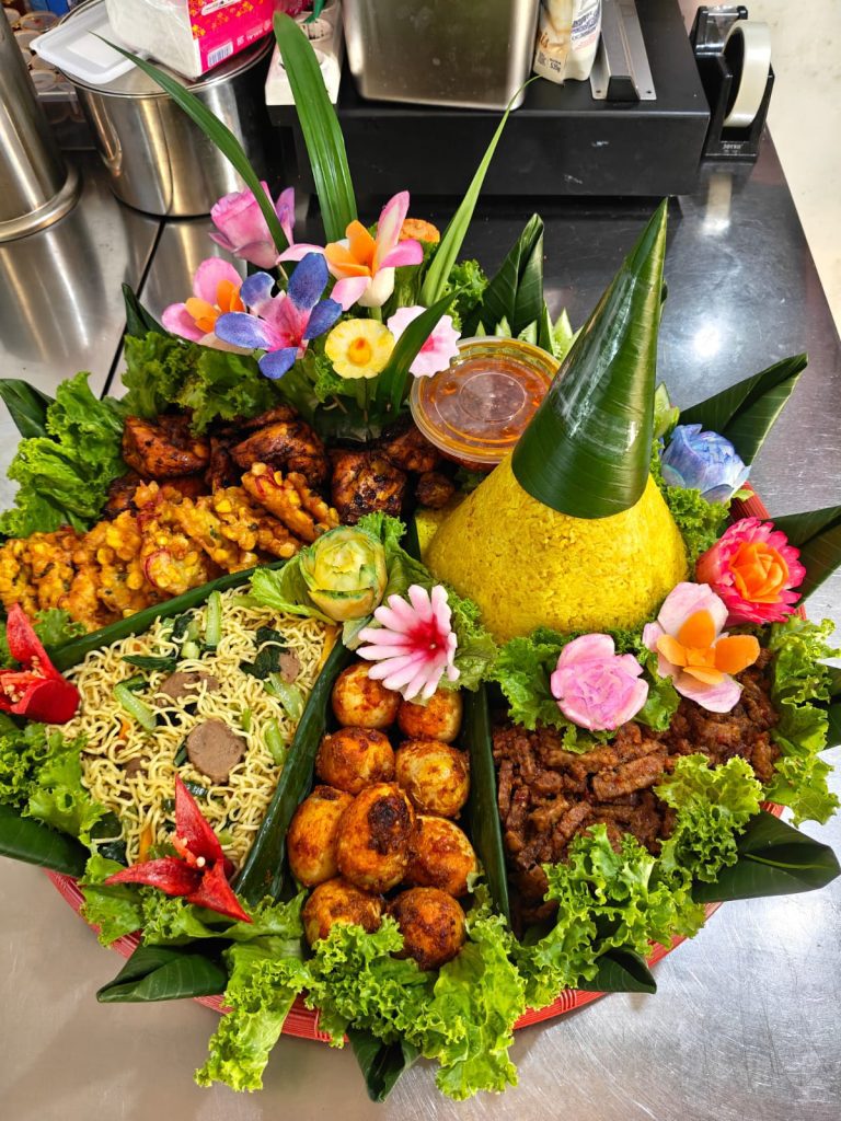 tumpeng delie rasa kue