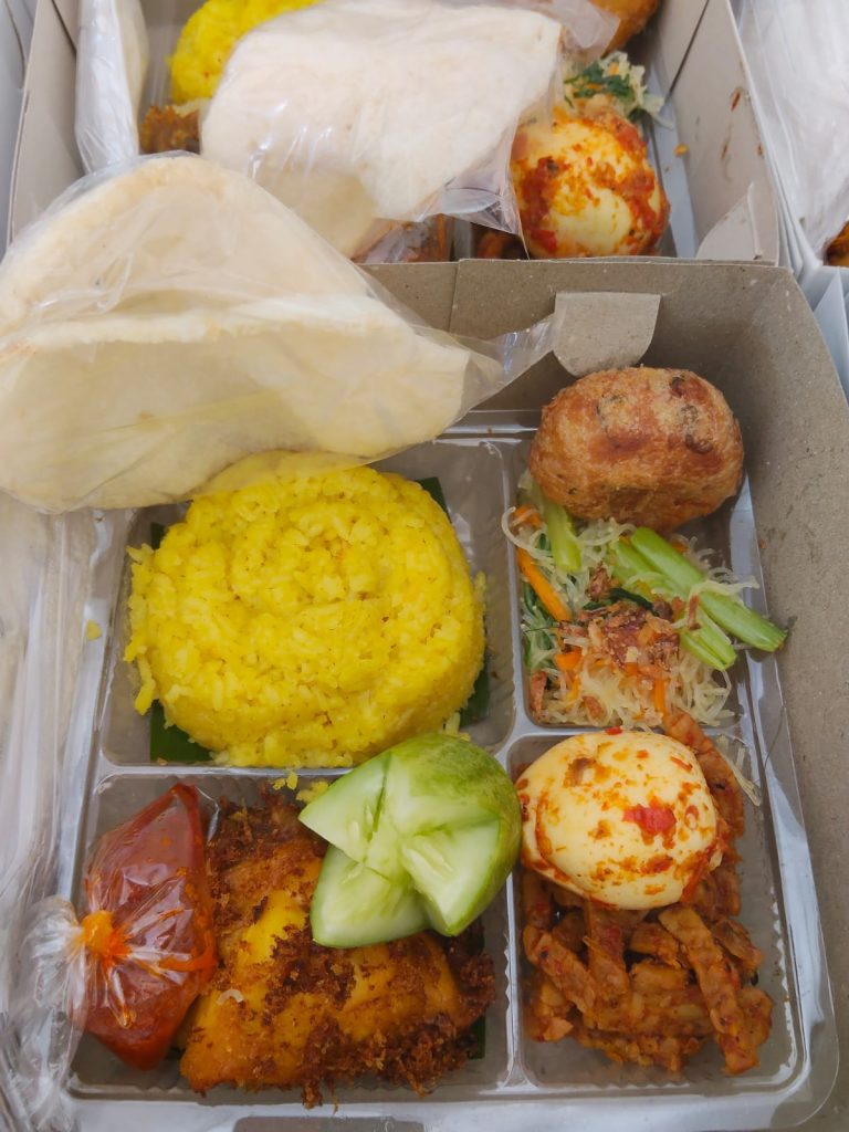 nasi box delie rasa kue
