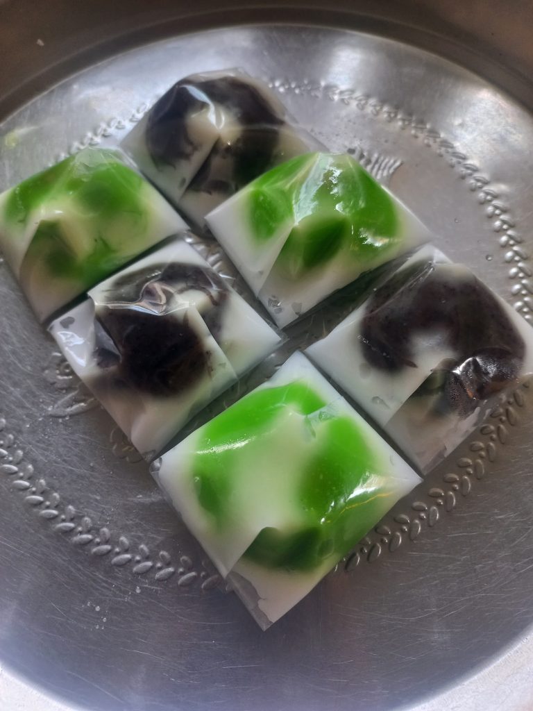 Bugis Mandi Delie Rasa Kue